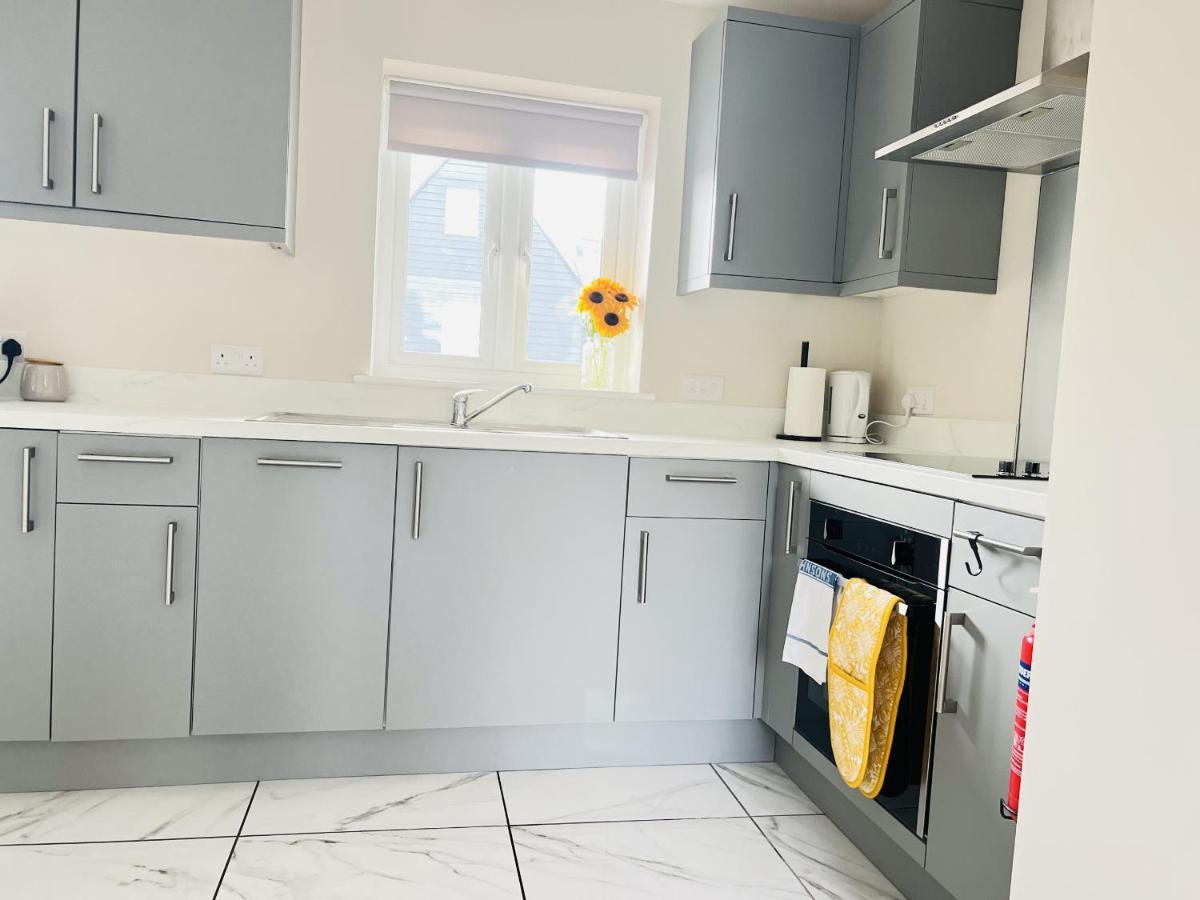 Brand New 1 Bed Apartment, 5Min Walk To Racing & Main Strip, With Electric Parking Bay & Terrace Long Stay Work Contractor Leisure - Citrine Newmarket  Kültér fotó