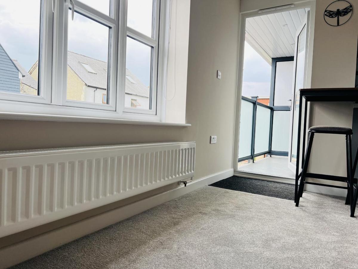 Brand New 1 Bed Apartment, 5Min Walk To Racing & Main Strip, With Electric Parking Bay & Terrace Long Stay Work Contractor Leisure - Citrine Newmarket  Kültér fotó